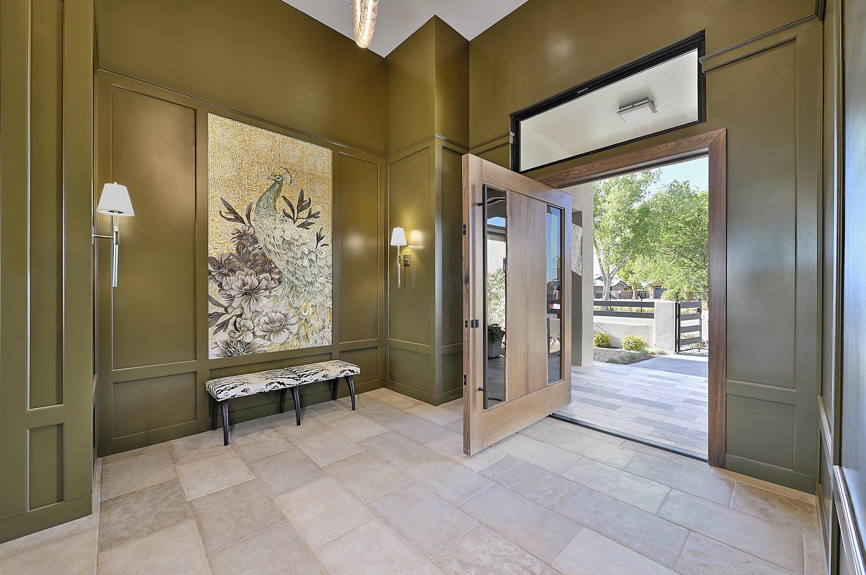 204 Lavender Place Ne. Albuquerque, NM 87113