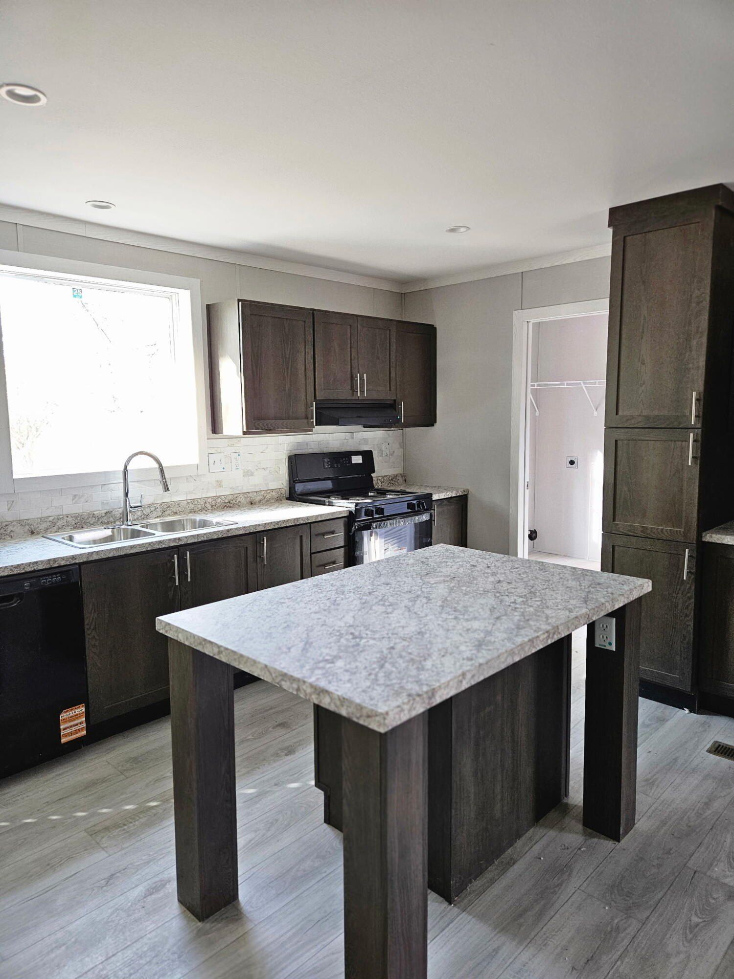 251 Gensen Drive Sw. Los Lunas, NM 87031