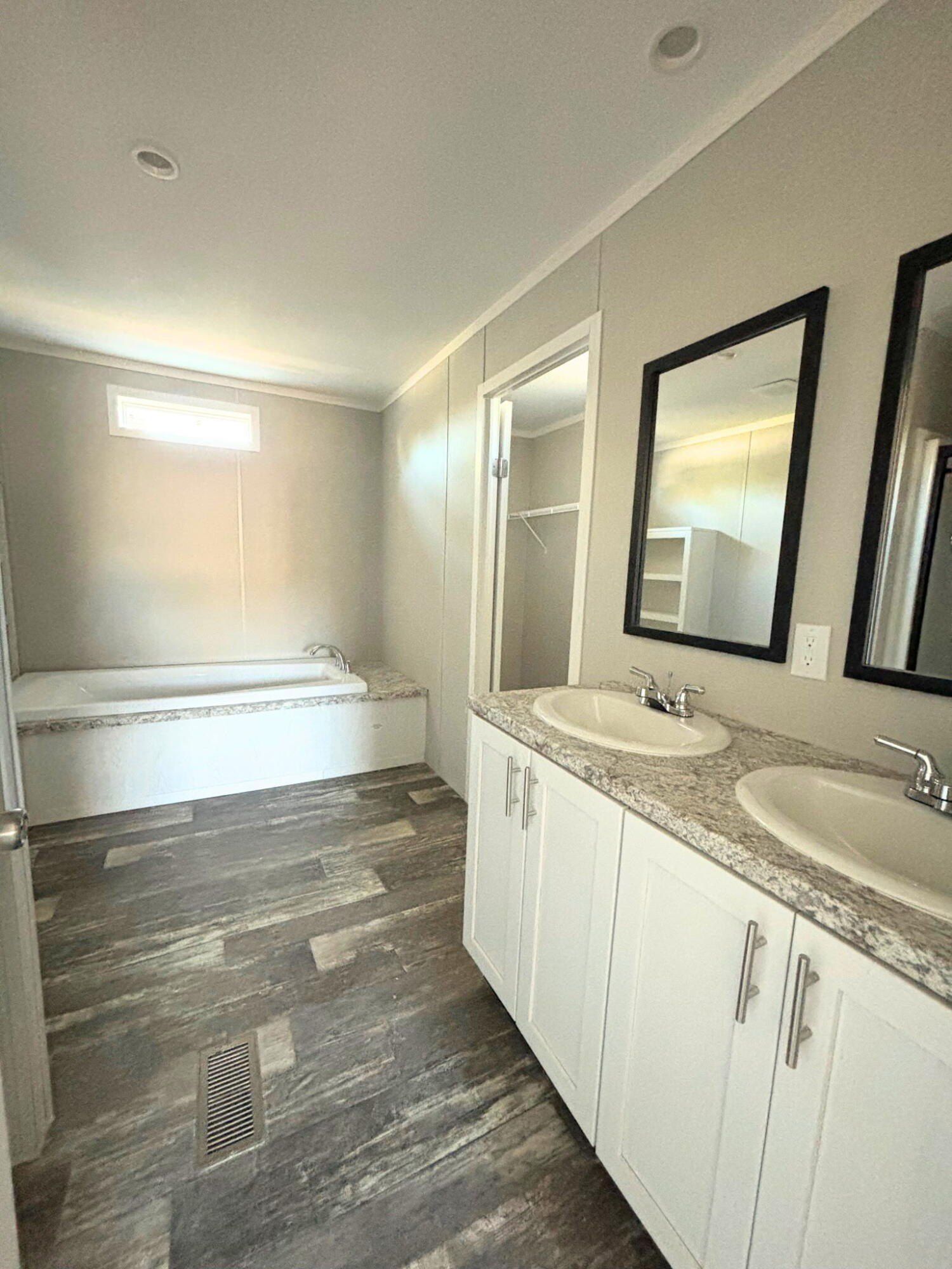 225 Gensen Drive Sw. Los Lunas, NM 87031