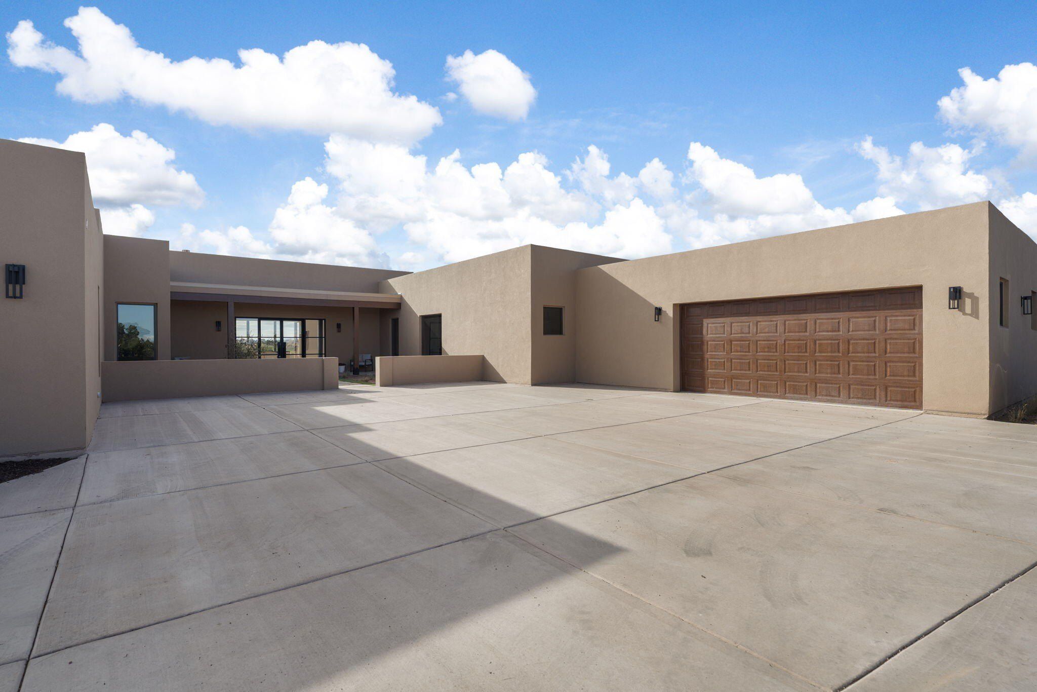 19 Summer Storm Circle. Santa Fe, NM 87506