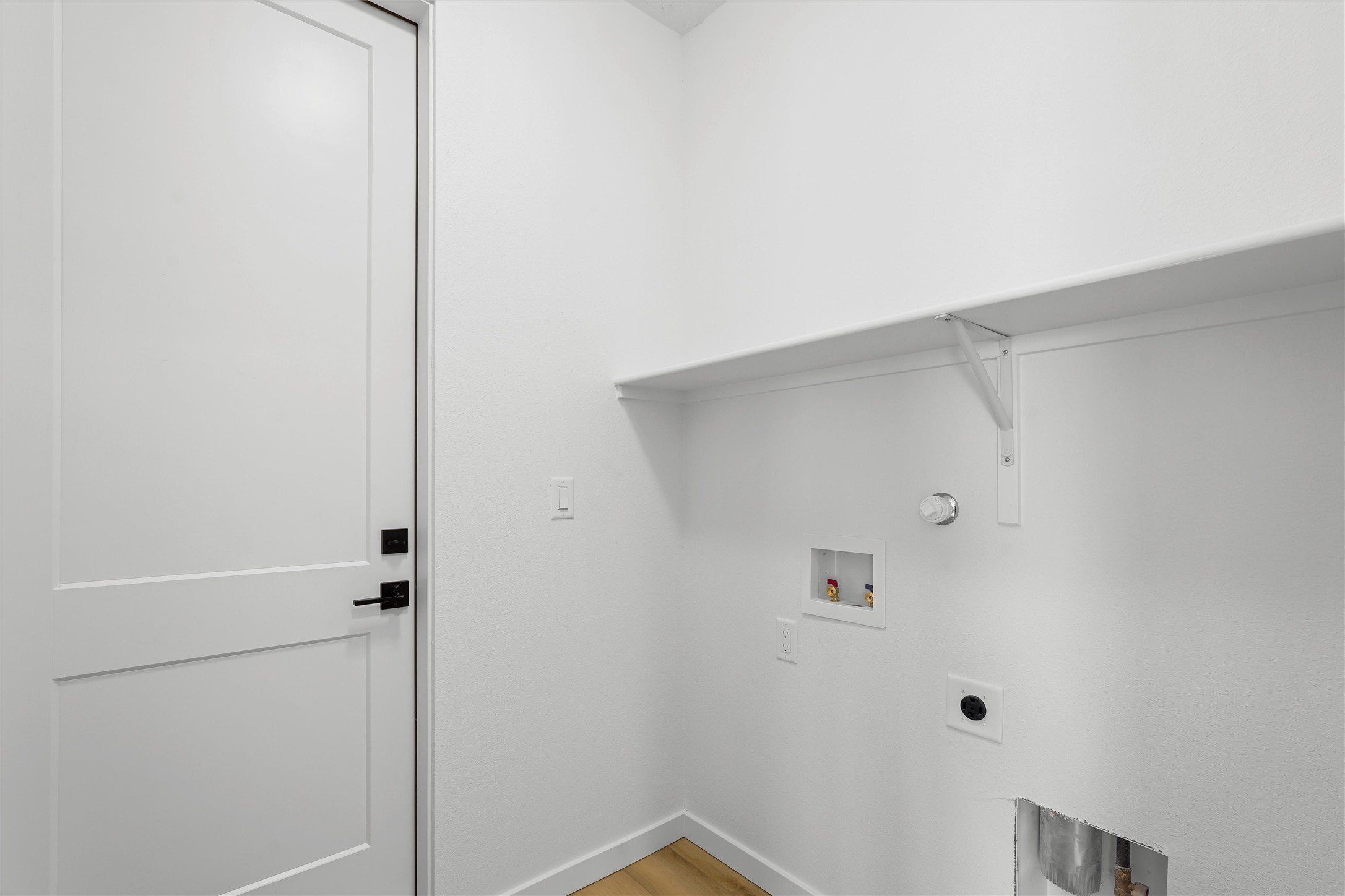 71 Cadena Loop. Los Alamos, NM 87547