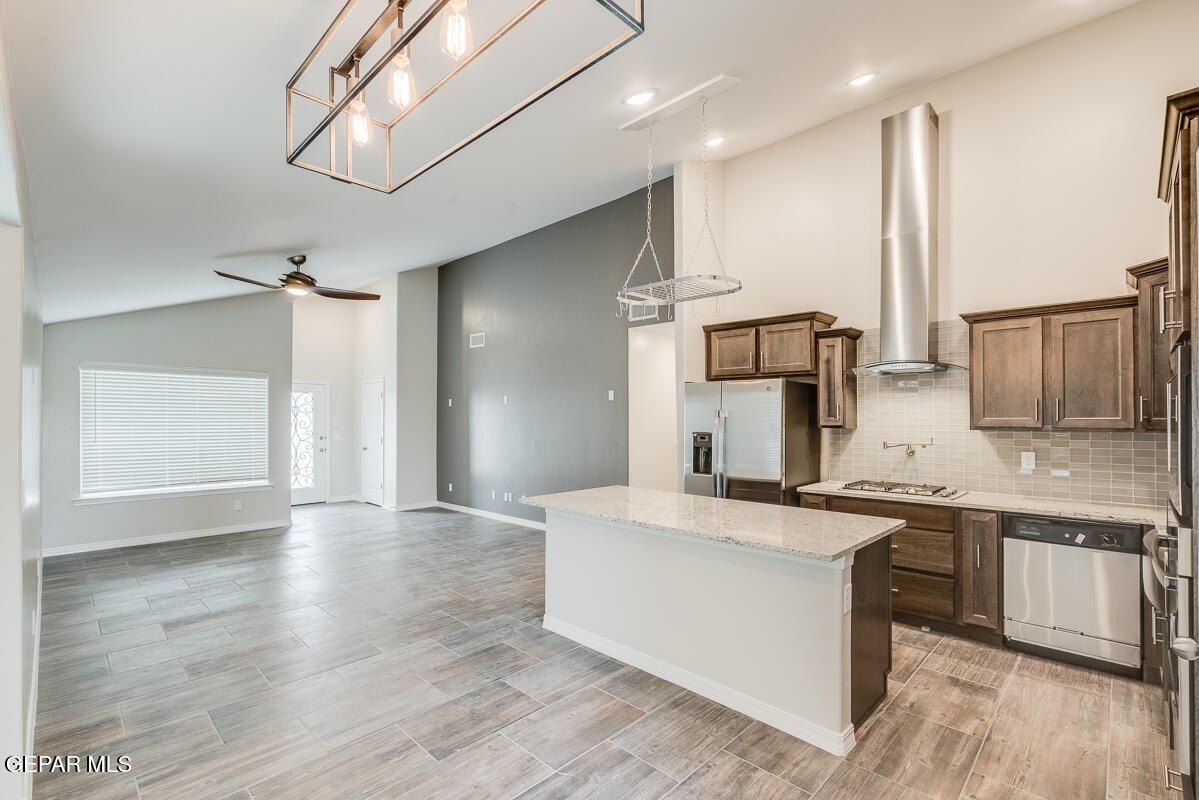 6037 Summer Ridge. Sunland Park, NM 88063