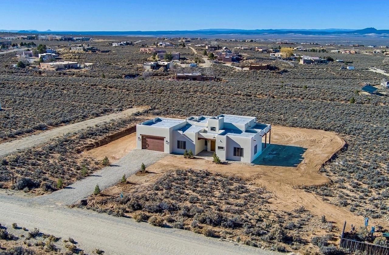 9 Taos Vista. Taos, NM 87571