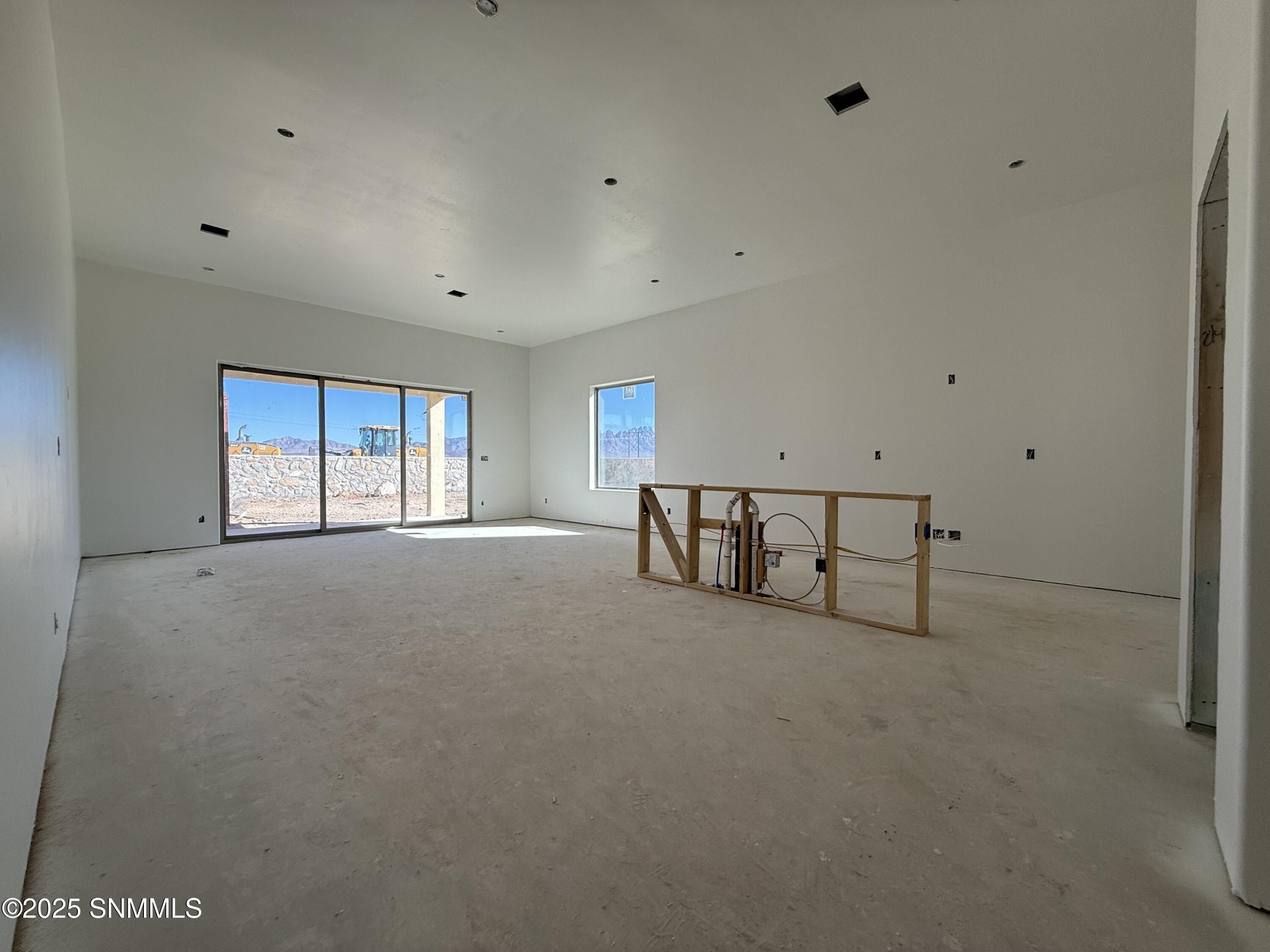 7710 San Eduardo Street. Las Cruces, NM 88012