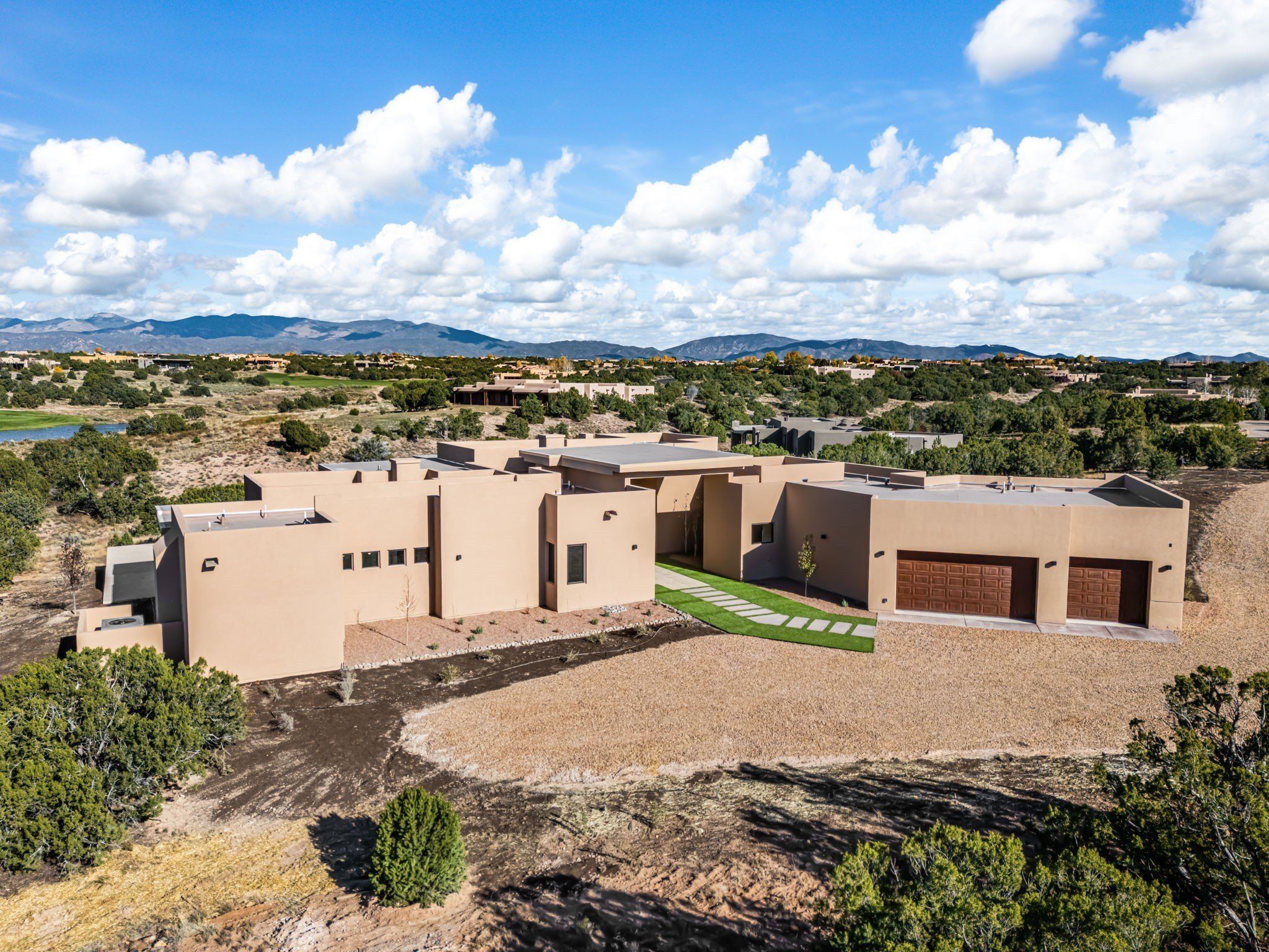 9 Tamarisk. Santa Fe, NM 87506