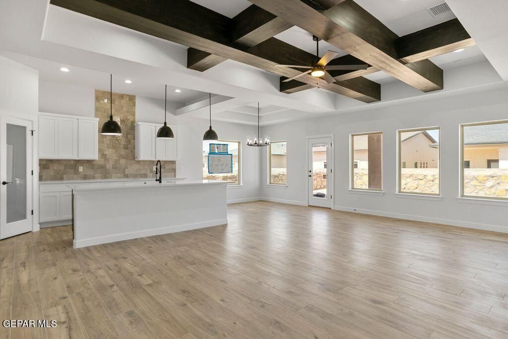 1116 Steel Hill Avenue. Santa Teresa, NM 88008