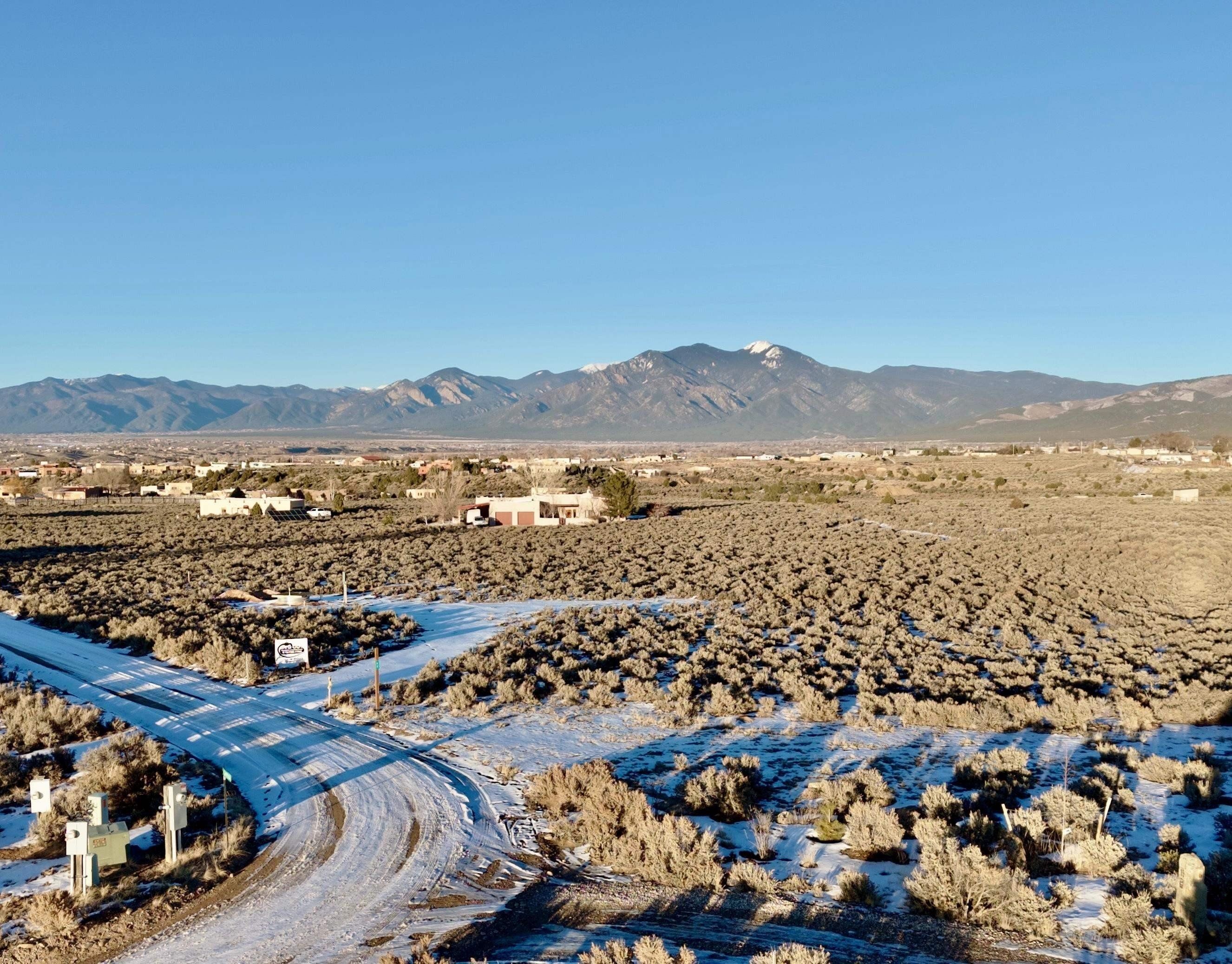 17 Camino Campana. Ranchos De Taos, NM 87557