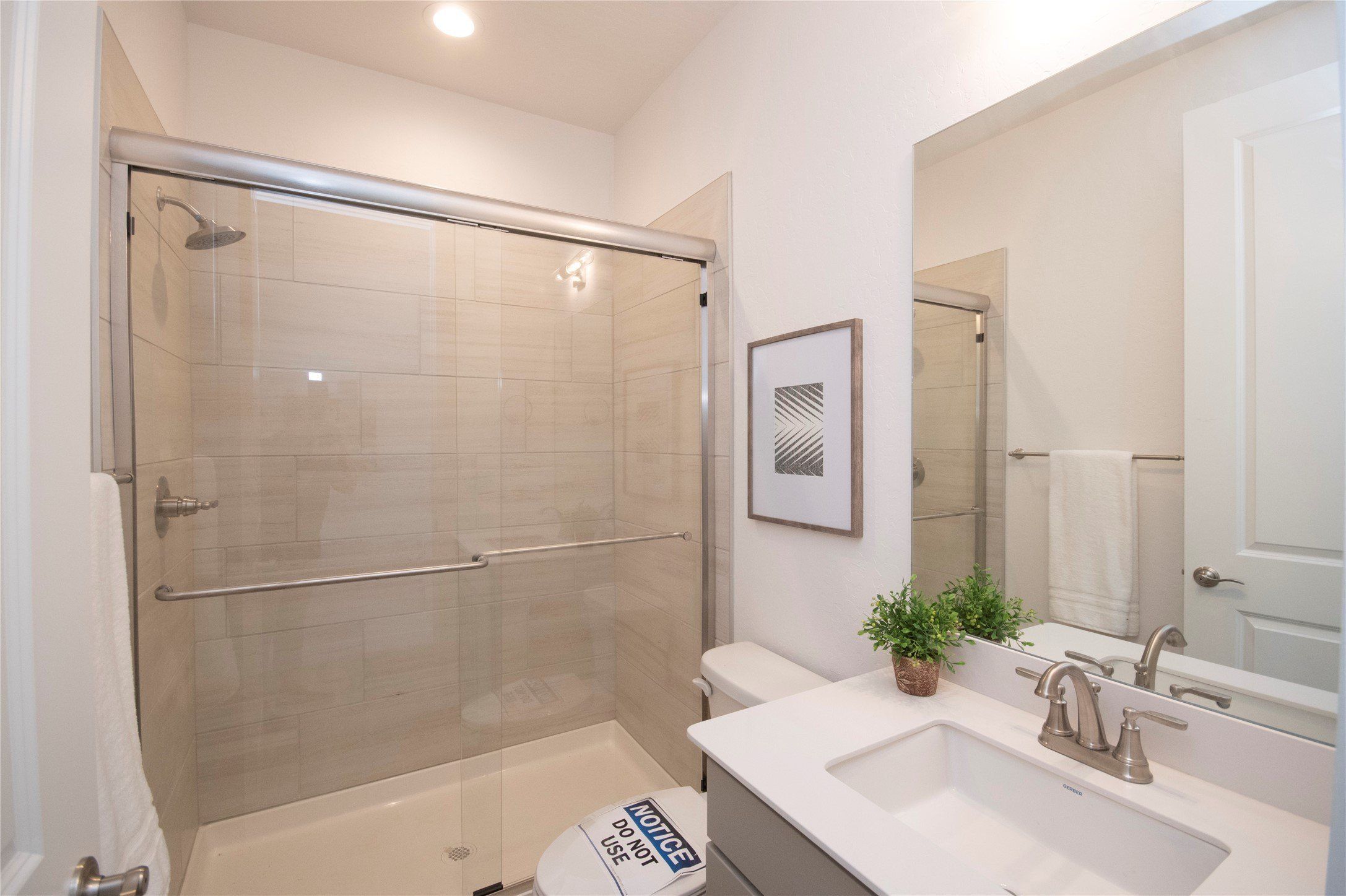 64 Cadena Loop. Los Alamos, NM 87547