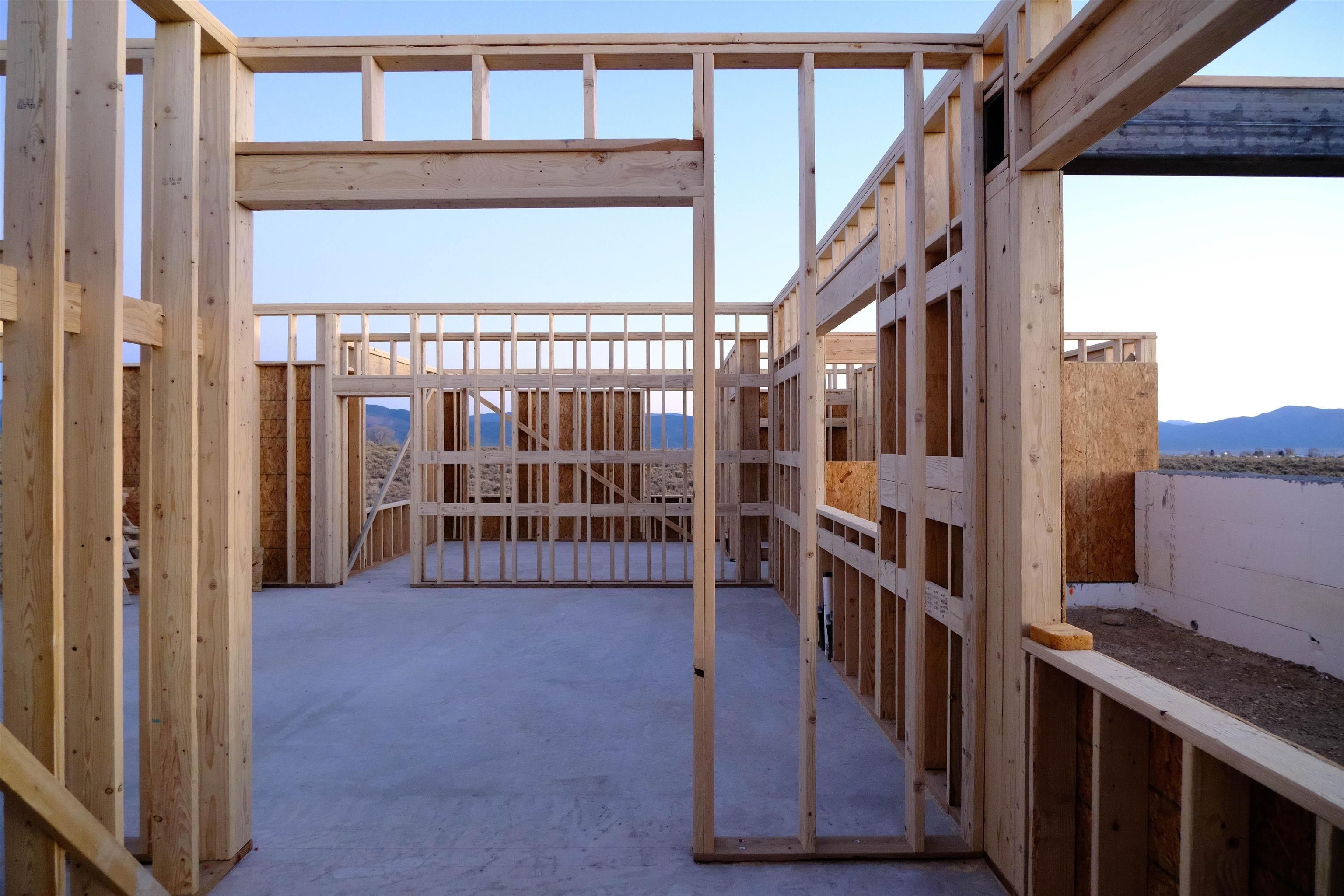 26A Buggy Road. El Prado, NM 87529