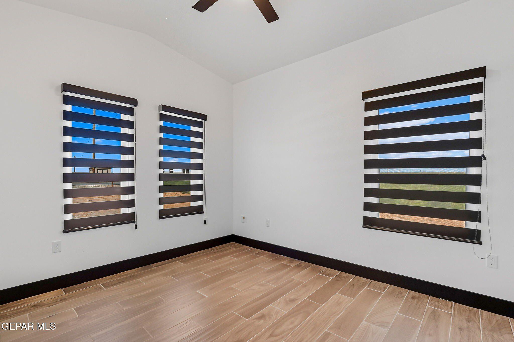 1373 Thar Desert Drive. Chaparral, NM 88081