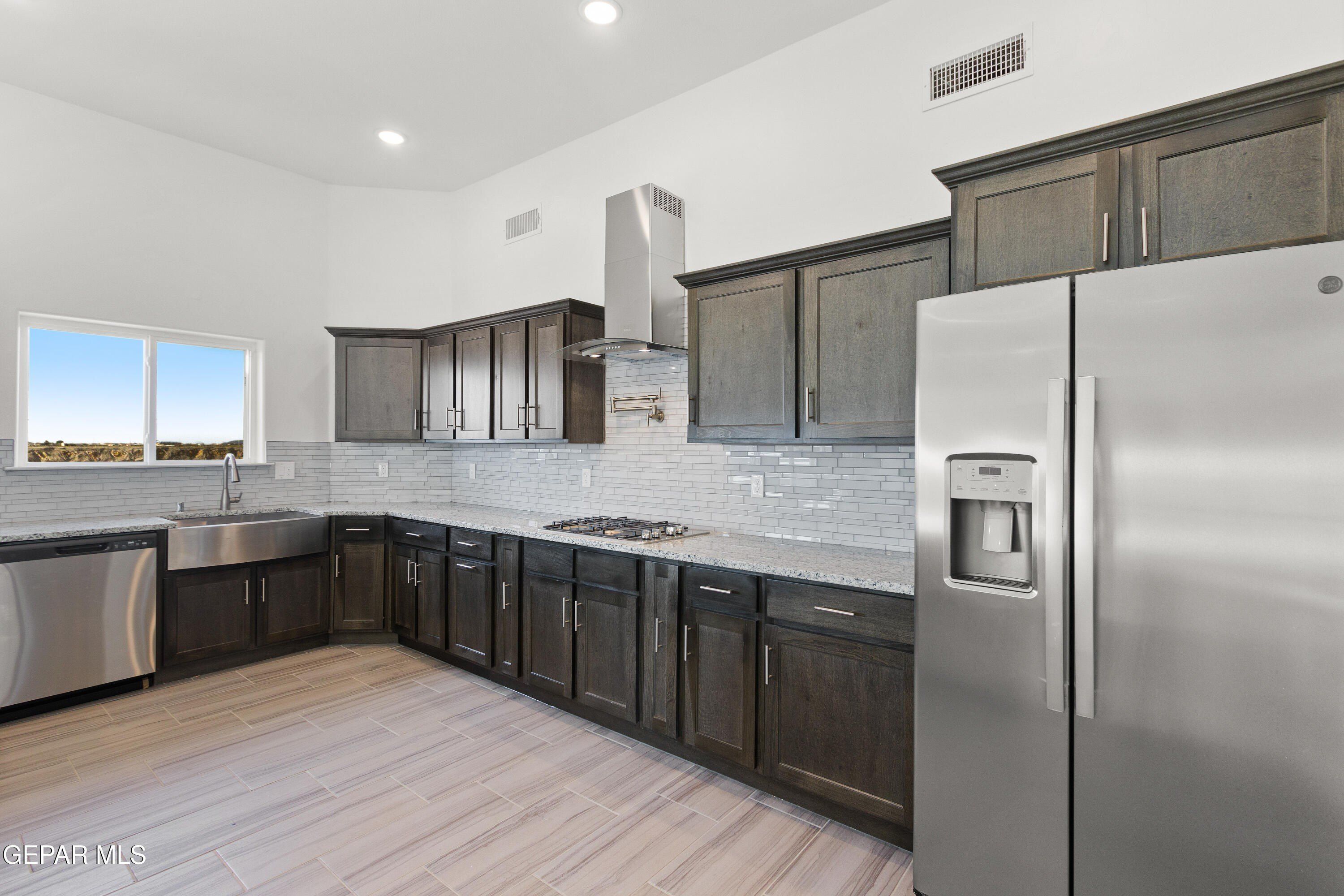 239 Bonnie Trail. Santa Teresa, NM 88008