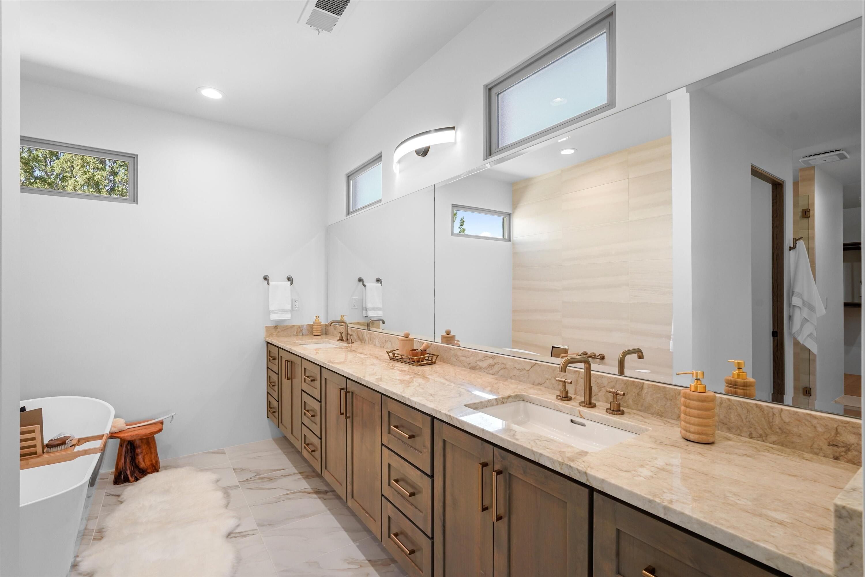 2 Calle Ventoso W. Santa Fe, NM 87506