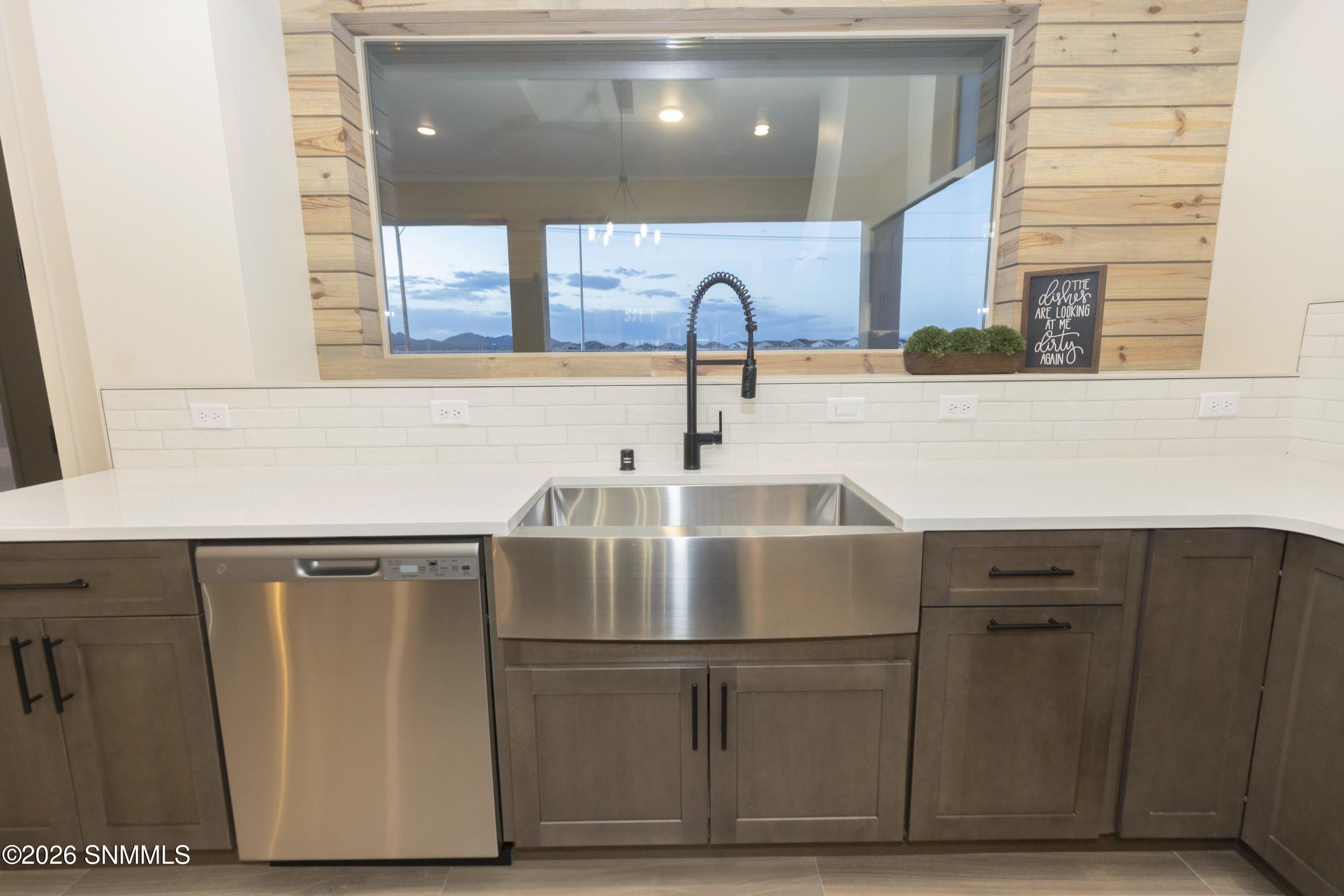 6765 Fairchild Loop. Las Cruces, NM 88012