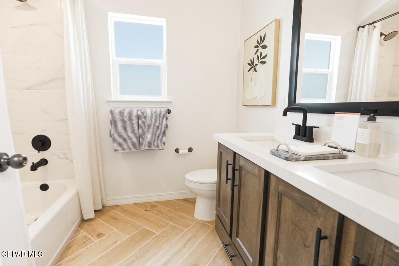 122 Loma Parda Street. Sunland Park, NM 88063