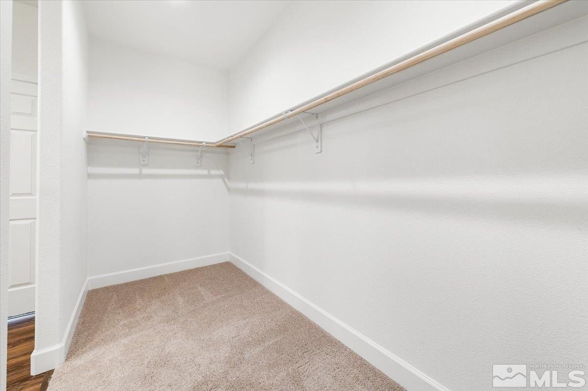 907 Agate Way. Fernley, NV 89408