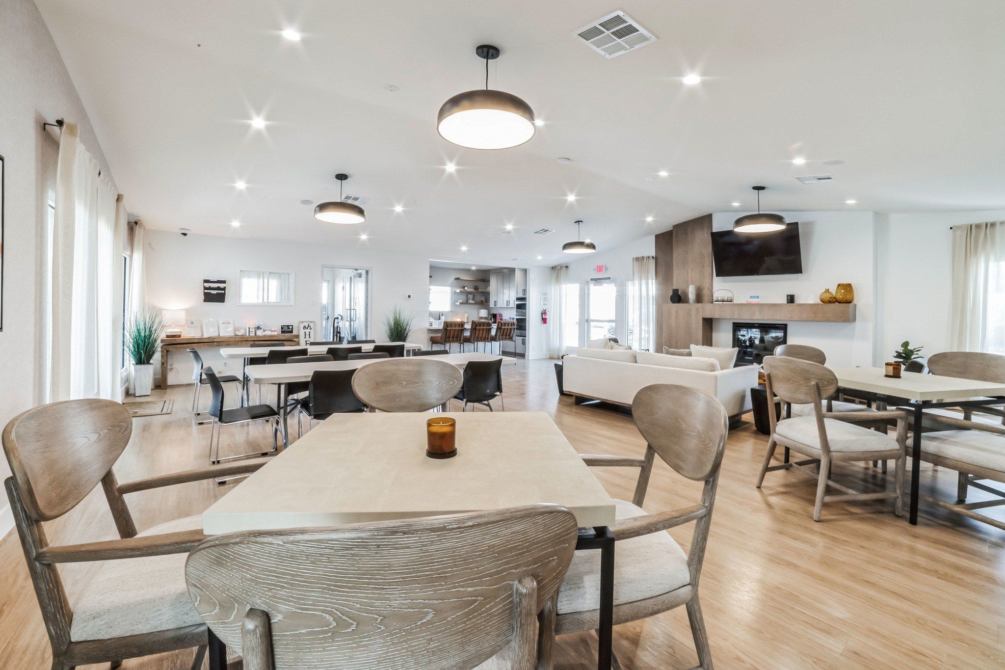 4470 E Vegas Valley Dr. Las Vegas, NV 89121