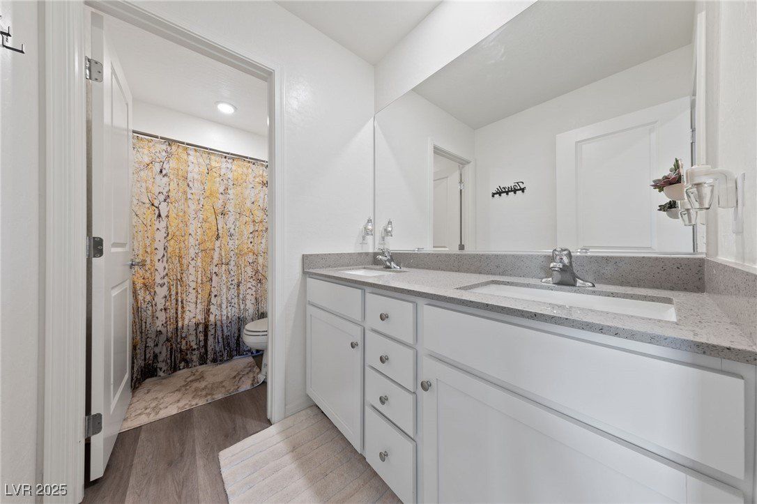 2729 Pavehawk Way. Las Vegas, NV 89156