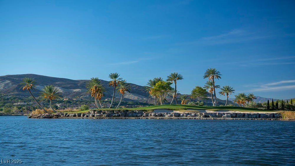 66 Via Montoro. Henderson, NV 89015