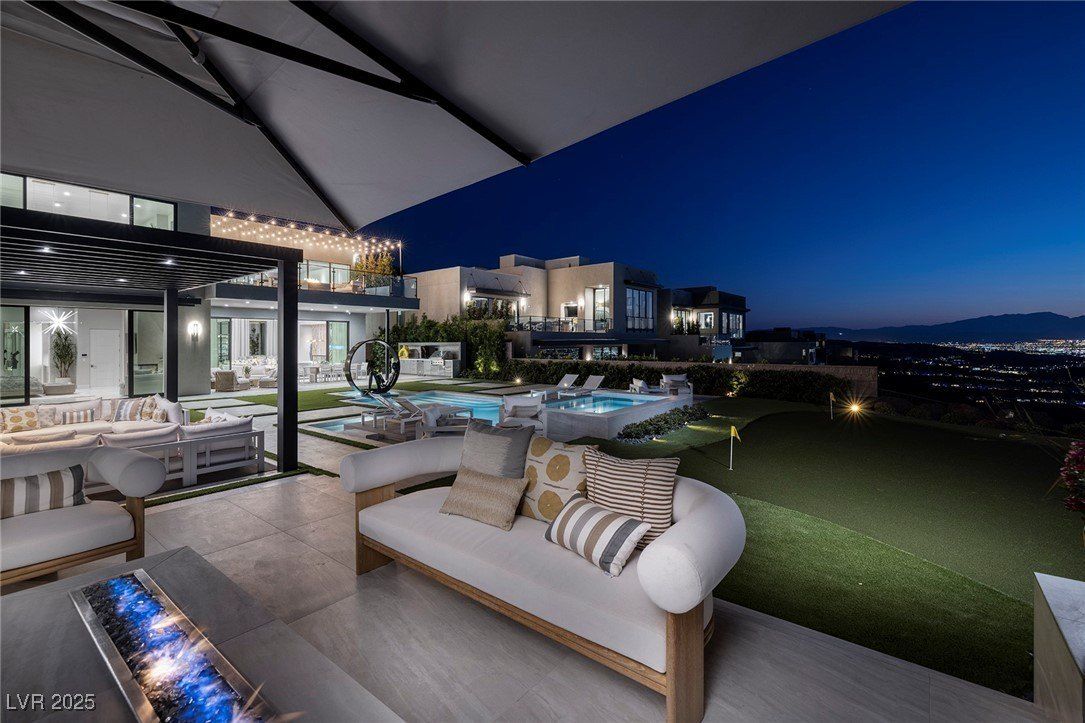 523 Overlook Rim Drive. Henderson, NV 89012