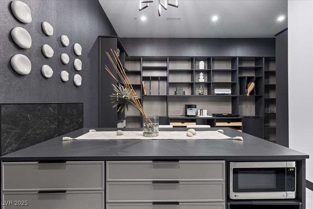 38 Skybird Court. Las Vegas, NV 89135