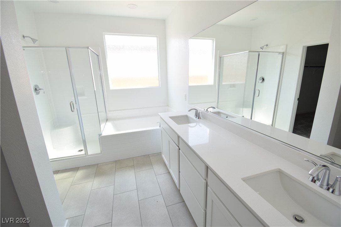 9954 Dusty Indigo Street. Las Vegas, NV 89178