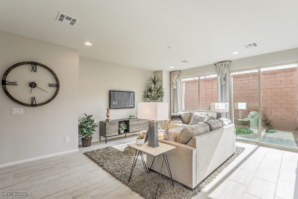 8429 Sycamore Creek Street. Las Vegas, NV 89148