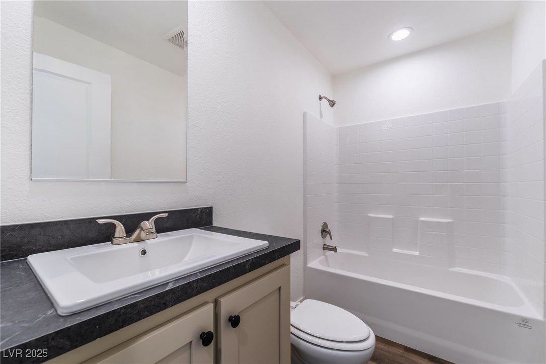 6271 Great Smoky Avenue. Las Vegas, NV 89156