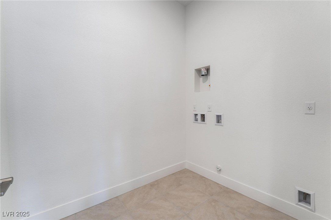 5022 Slatestone Street. Las Vegas, NV 89135