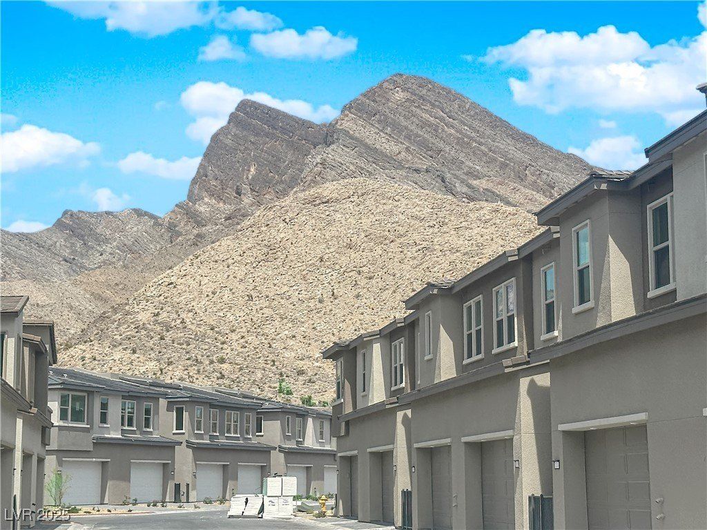 2455 Altitude Street. Las Vegas, NV 89138