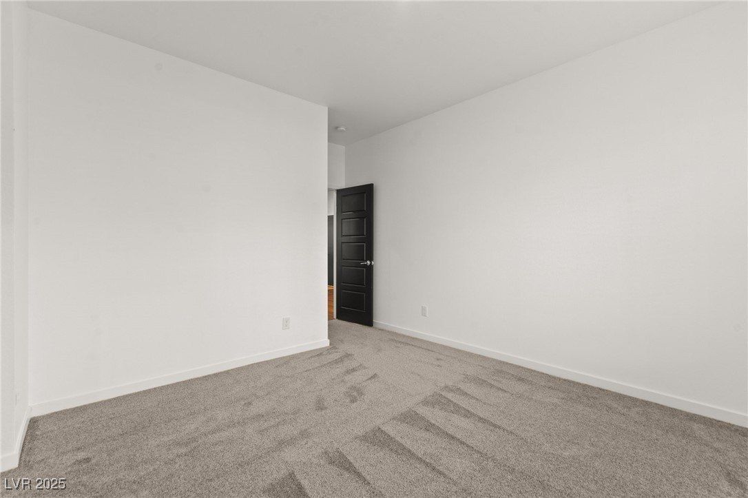 3525 Raina Ridge Court. Las Vegas, NV 89121