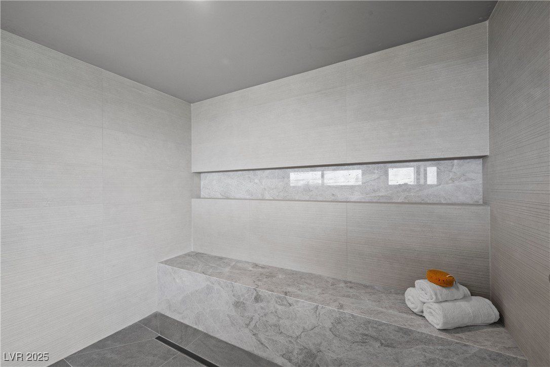 716 Dragon Peak Drive. Henderson, NV 89012