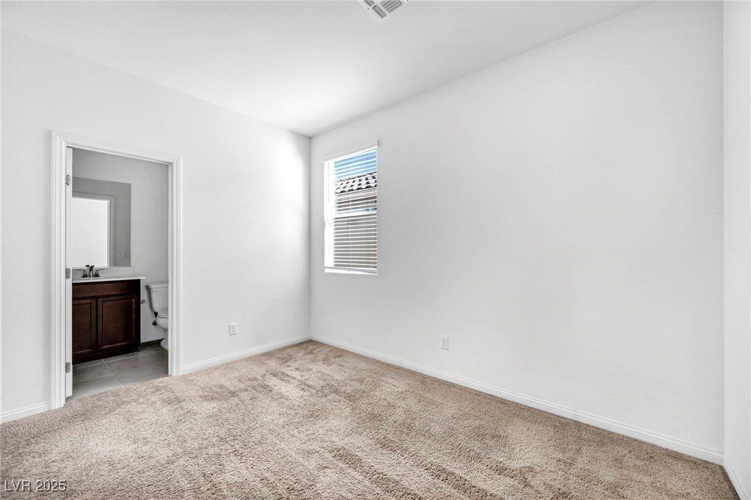 8109 Minavalle Avenue. Las Vegas, NV 89113