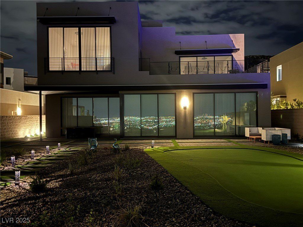 569 Overlook Rim Drive. Henderson, NV 89012