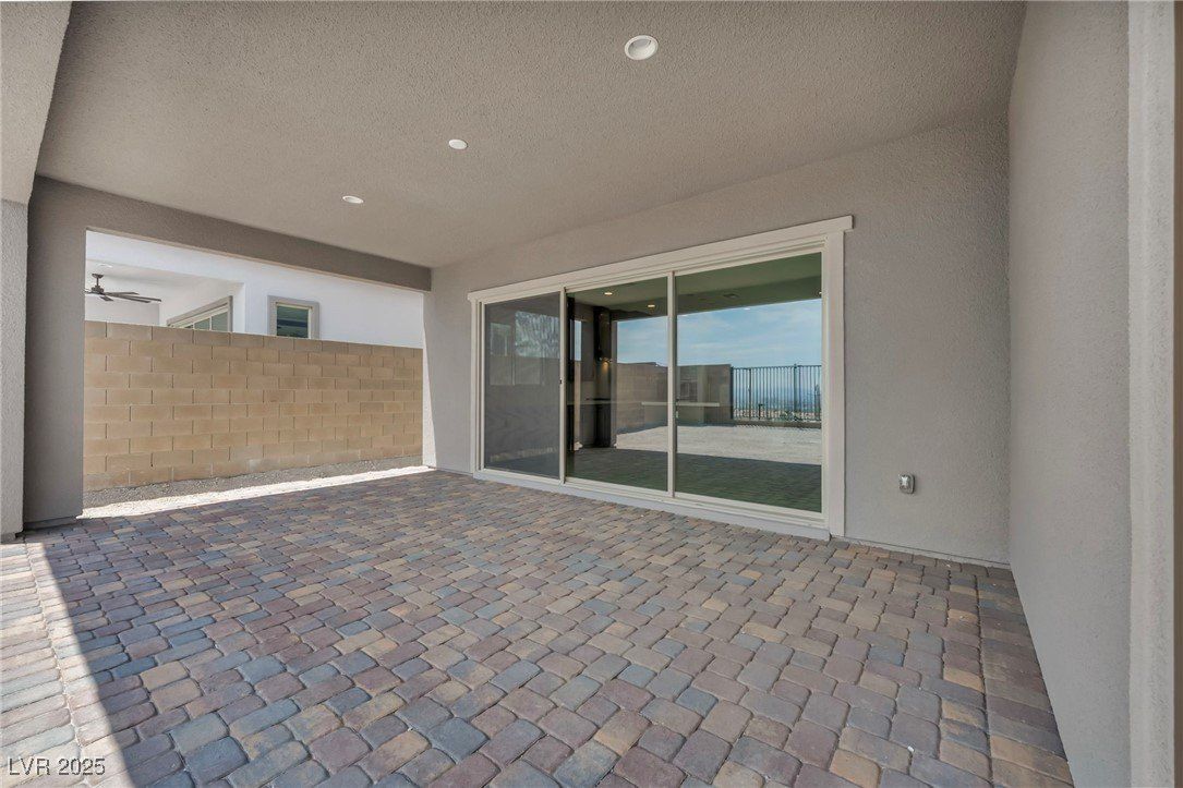 2194 Pigeon Hawk Street. Las Vegas, NV 89138