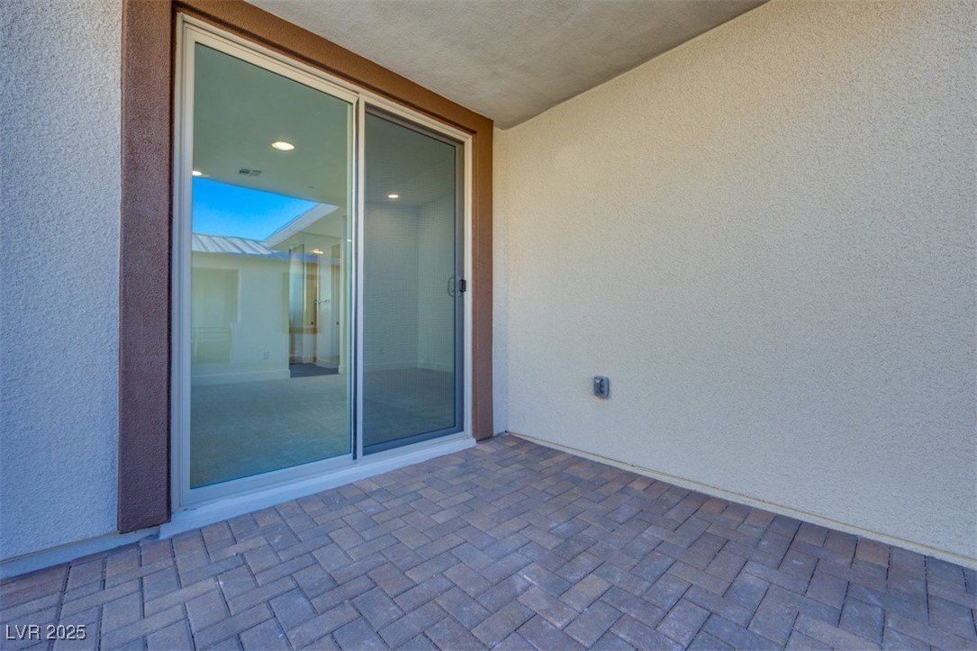 1031 Soaring Sage Avenue. Las Vegas, NV 89138