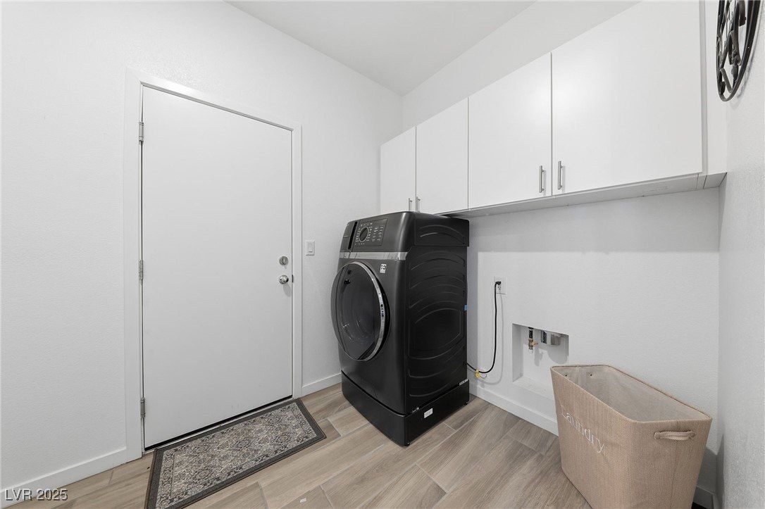 364 Whitney Crest Street. Henderson, NV 89015