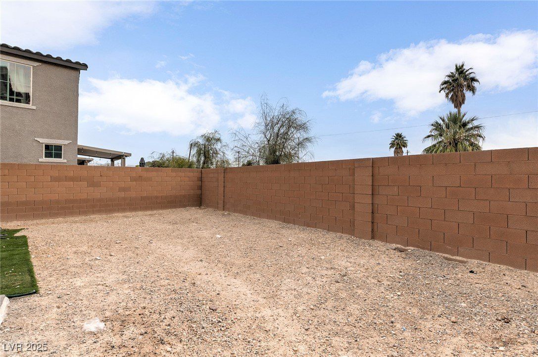 1948 Nitida Street. Las Vegas, NV 89106