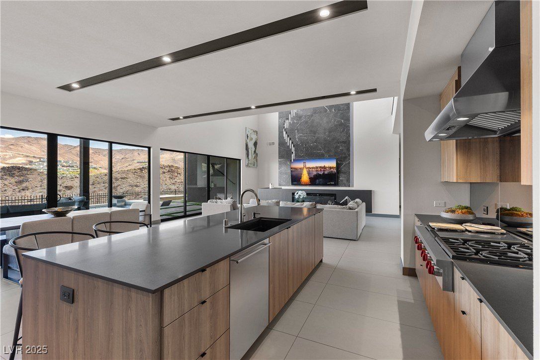 1463 Solitude Ridge Drive. Henderson, NV 89012