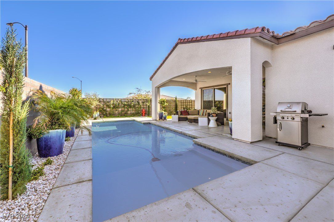 10246 Super Jovian Street. Las Vegas, NV 89143