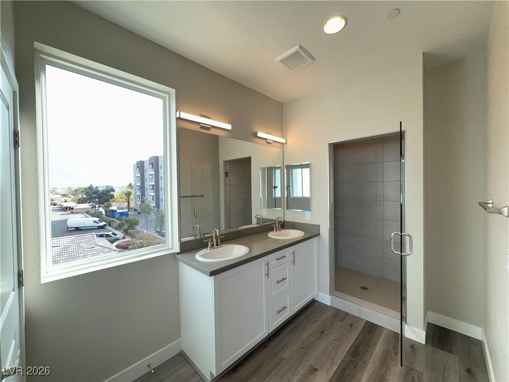 8629 Ensworth Street. Las Vegas, NV 89123