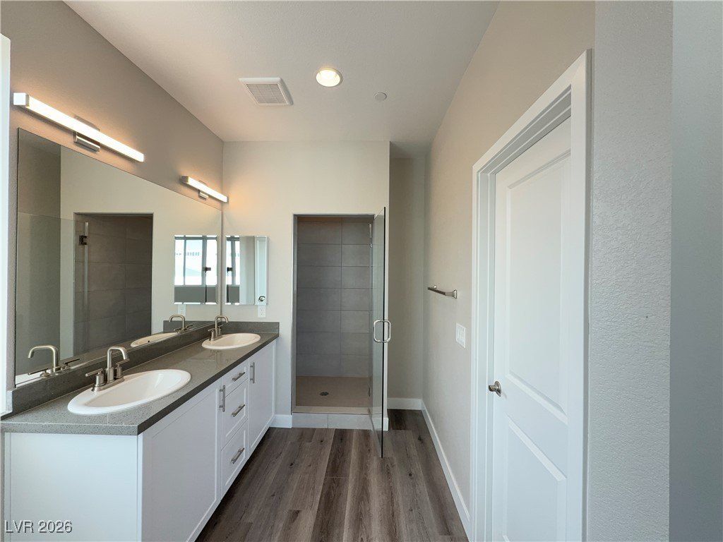 8629 Ensworth Street. Las Vegas, NV 89123