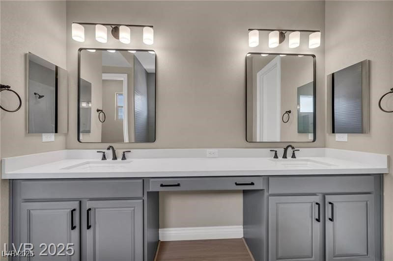 2194 Pigeon Hawk Street. Las Vegas, NV 89138