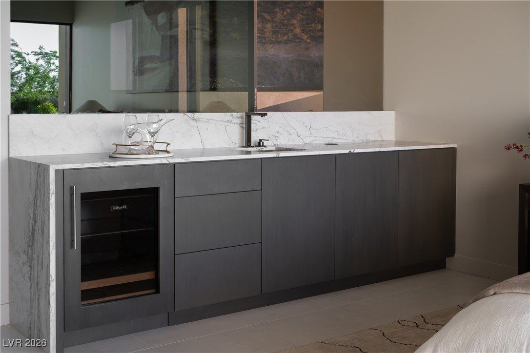 8 Chisel Crest Court. Henderson, NV 89012