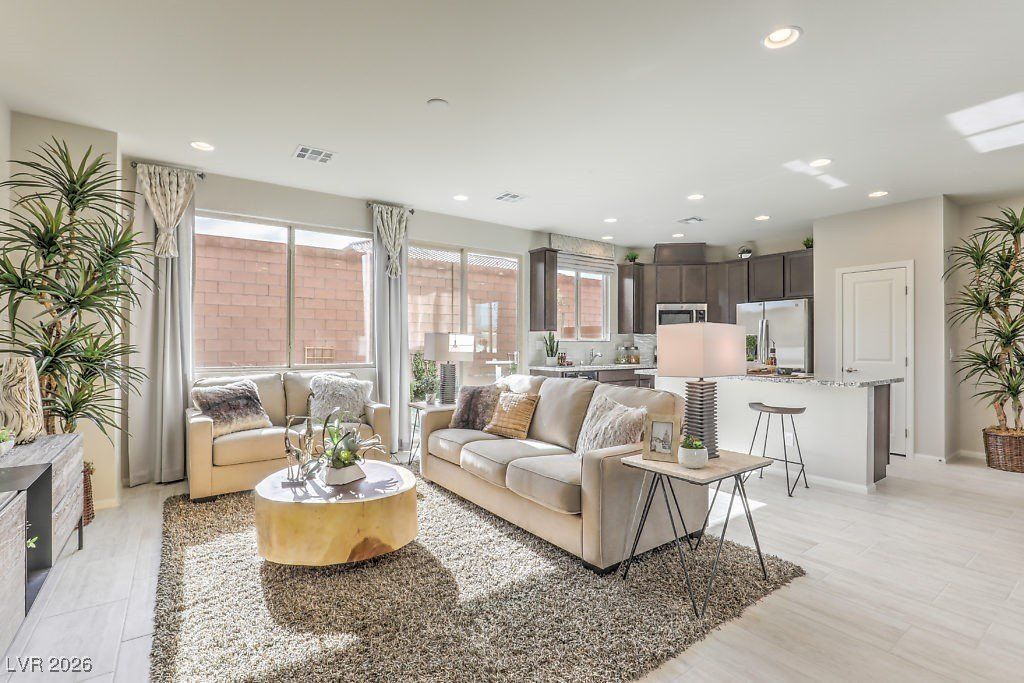 8935 Sycamore Creek Street. Las Vegas, NV 89148