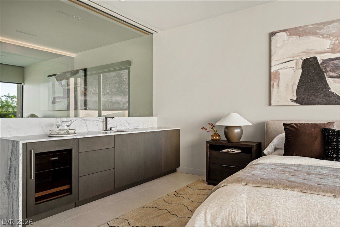 8 Chisel Crest Court. Henderson, NV 89012