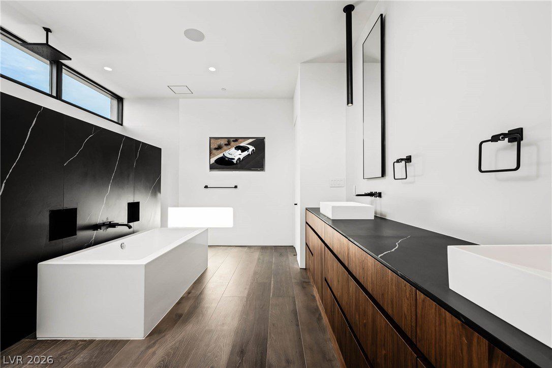 10 Sanctuary Peak Court. Henderson, NV 89012