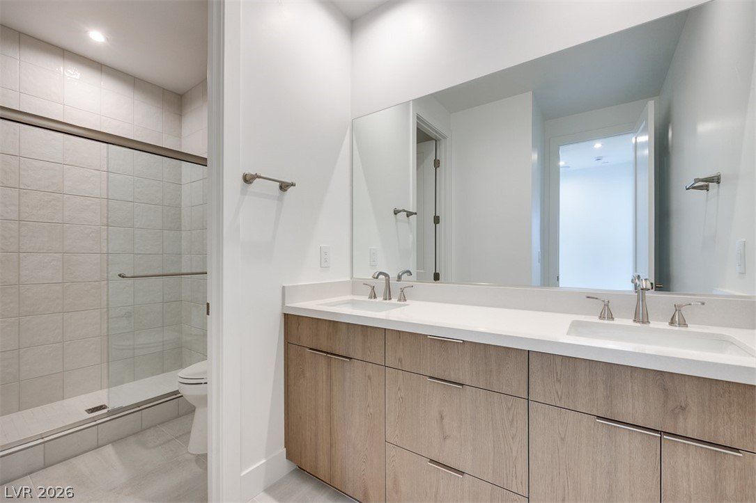 51 Parkwood Ridge Street. Las Vegas, NV 89138