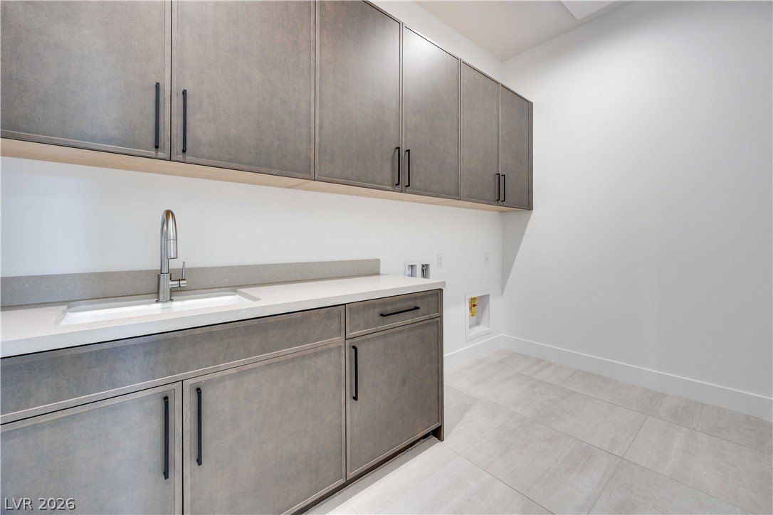 58 Bellissima Lago Court. Henderson, NV 89011