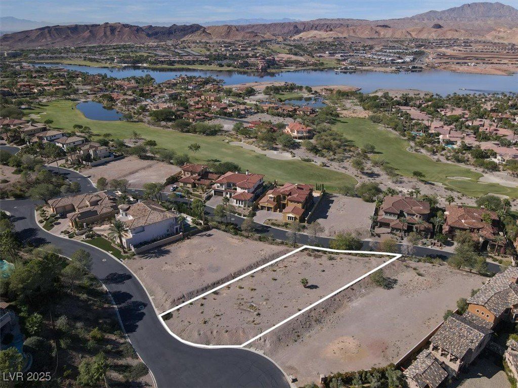 8 Via Verona Court. Henderson, NV 89011