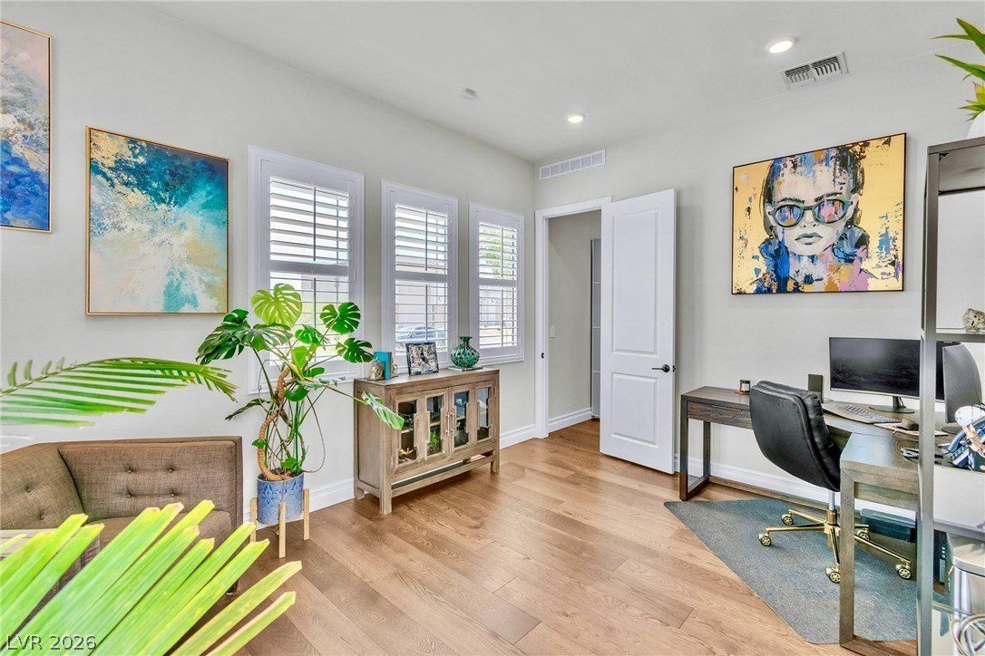 4660 Blushing Dawn Avenue. Las Vegas, NV 89118